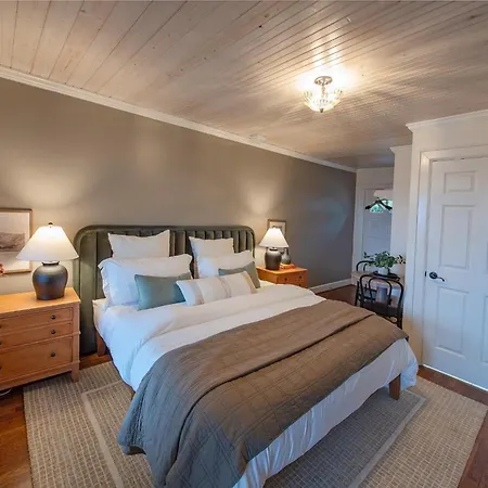 Historic Riverview Inn Two